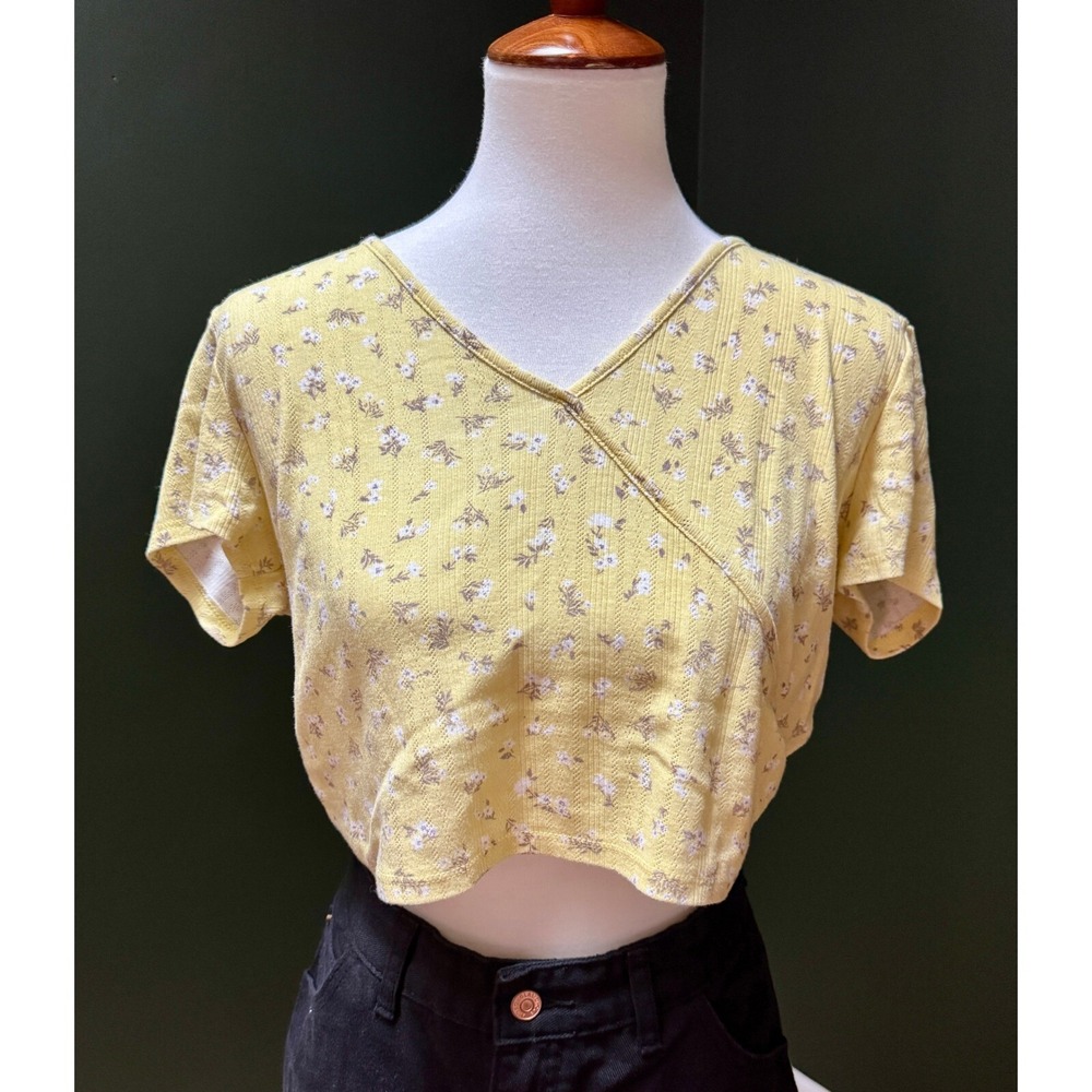 So Floral Crop Top V-Neck Short Sleeve Yellow Shirt‎ Women's Size XL